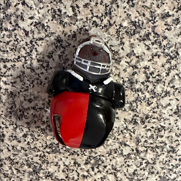 Jingle Buddies Red and Black Atlanta Falcons Football Player Ornament NEW - Picture 3 of 3